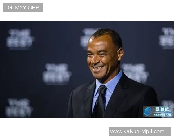 以足球传奇卡福为核心的球星收藏盒探索足球荣耀与时代记忆