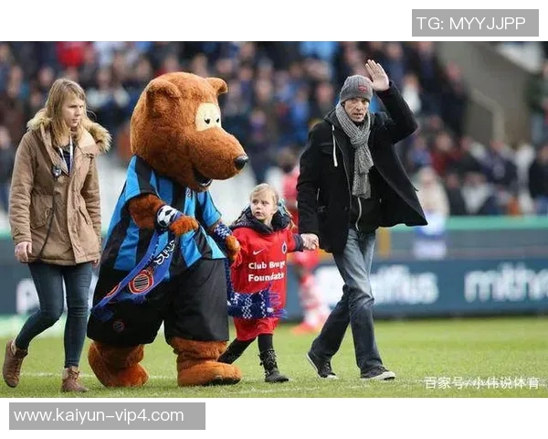 足坛外号野兽的传奇之路揭示力量与激情并存的绿茵场故事 足坛外号野兽的传奇之路揭示力量与激情并存的绿茵场故事